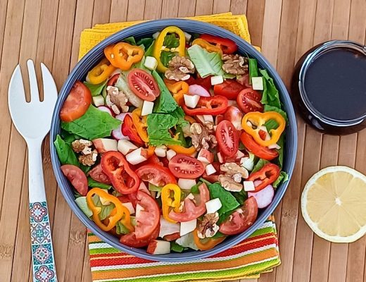 סלט חסה עם רוטב ויניגרט מושלם