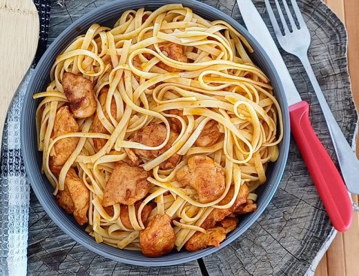 חזה עוף עם פסטה