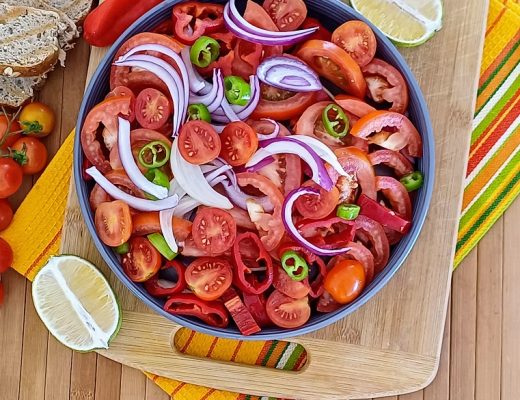 סלט עגבניות תמר פיקנטי - סלט פגז לאירוח