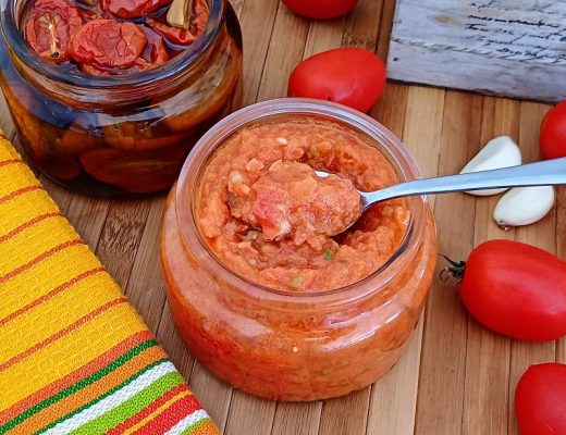 סלט עגבניות חריף