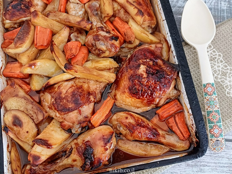 עוף בתנור עם תפוחי אדמה