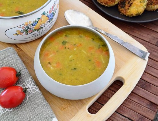 מרק עדשים ואטריות