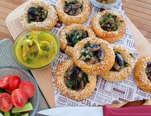 לחמניות ממולאות פטריות עם רוטב