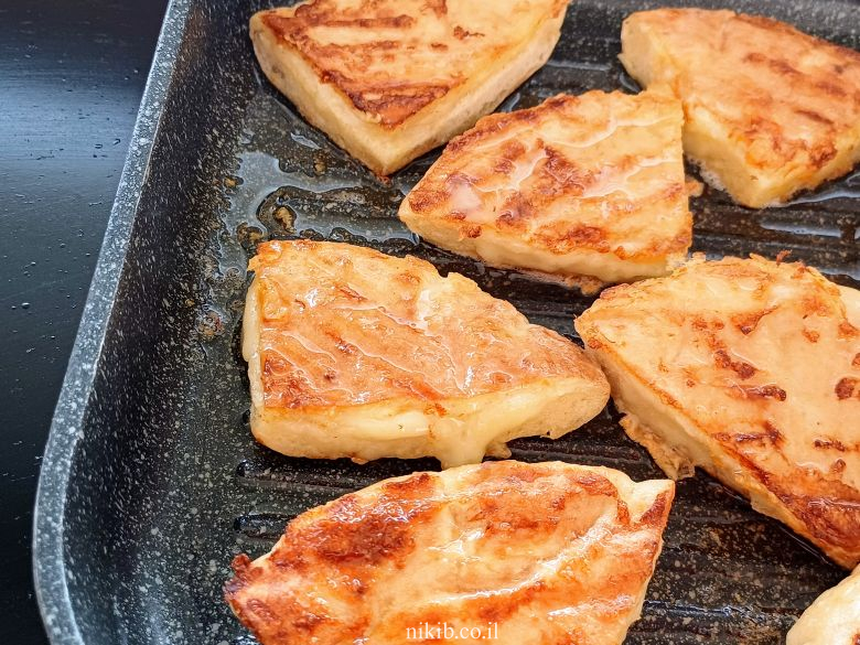 טוסט גבינה צהובה במחבת