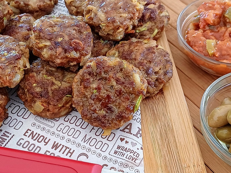 קציצות בשר רכות ואווריריות - מושלמות לילדים