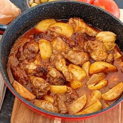 מתכון לצלי עוף עם תפוחי אדמה בסיר