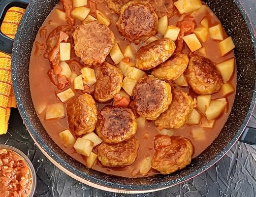 קציצות בשר עם תפוחי אדמה