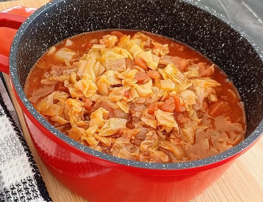 כרוב ברוטב עגבניות