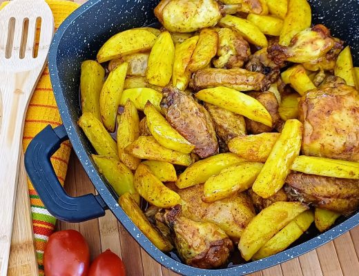 עוף צהוב בתנור עם תפוחי אדמה ללקק ת'אצבעות!!