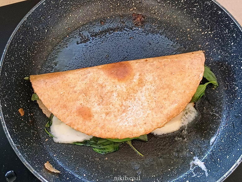 קסדייה טונה וגבינה צהובה קסדייה טונה וגבינה צהובה