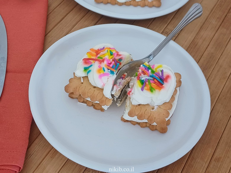 עוגת ביסקוויטים לילדים עוגת ביסקוויטים לילדים