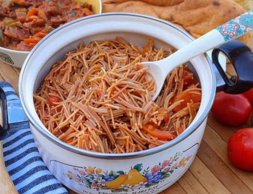 אטריות דקות ברוטב עגבניות