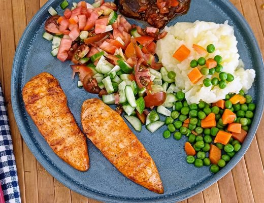 ארוחת צהריים דיאטטית חזה עוף