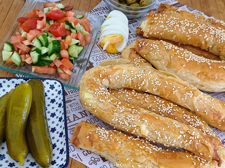 מאפי פילו ממולאים בגבינות