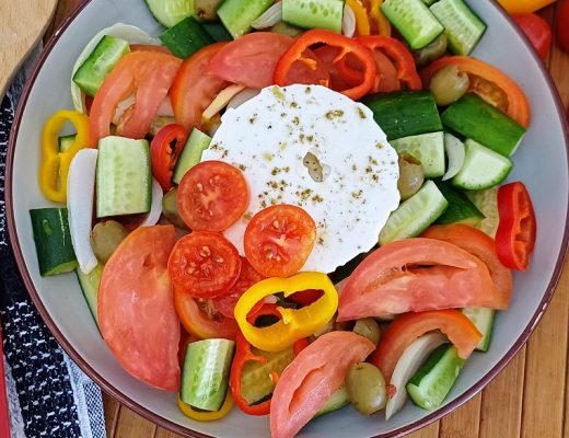 סלט יווני מהמם!