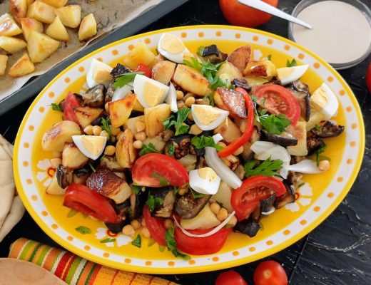 חצילים ותפוחי אדמה בתנור – תוספת קלה וטעימה במיוחד