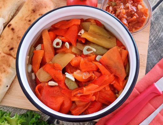 פלפלים קלויים בתחמיץ