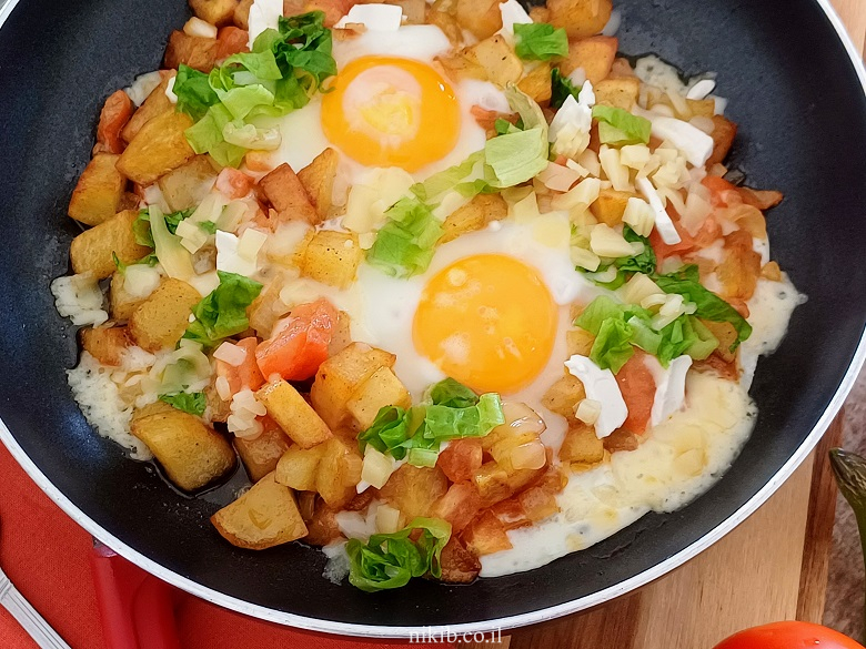 ככה צריך לאכול ביצת עין אמאל'ה כמה טעים! ככה צריך לאכול ביצת עין אמאל'ה כמה טעים!