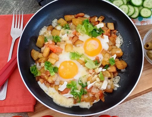 ככה צריך לאכול ביצת עין אמאל'ה כמה טעים!