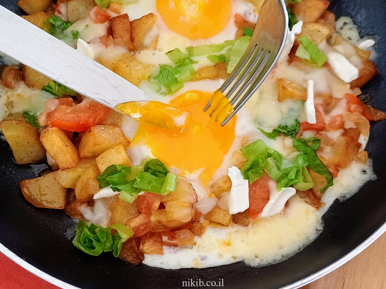 ככה צריך לאכול ביצת עין אמאל'ה כמה טעים! ככה צריך לאכול ביצת עין אמאל'ה כמה טעים!