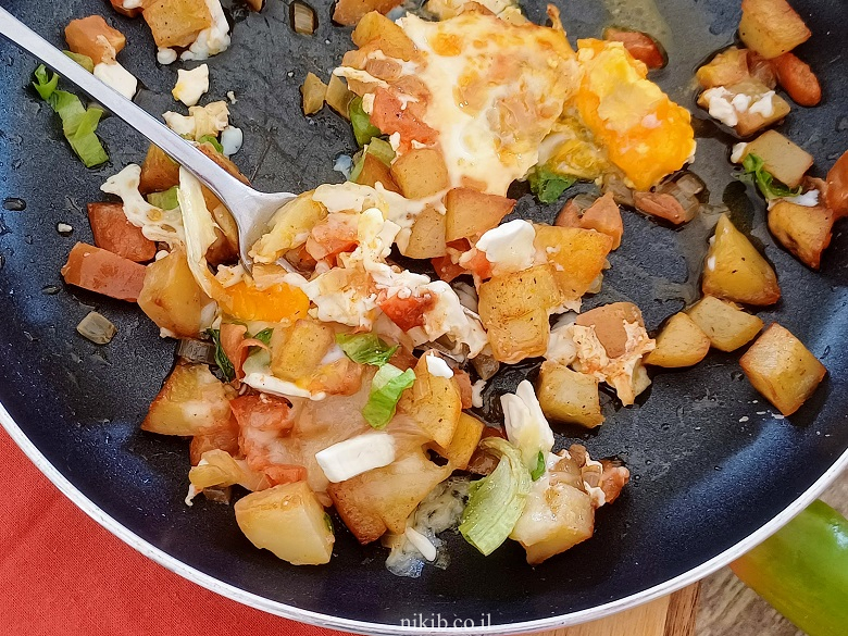 ככה צריך לאכול ביצת עין אמאל'ה כמה טעים! ככה צריך לאכול ביצת עין אמאל'ה כמה טעים!