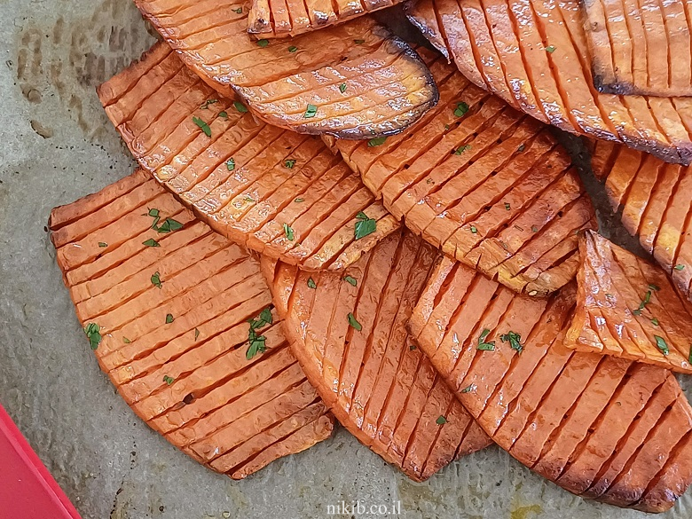 בטטות מקורמלות בתנור בטטות מקורמלות בתנור