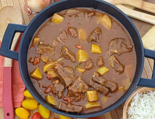 גולש בקר ותפוחי אדמה רך ונימוח