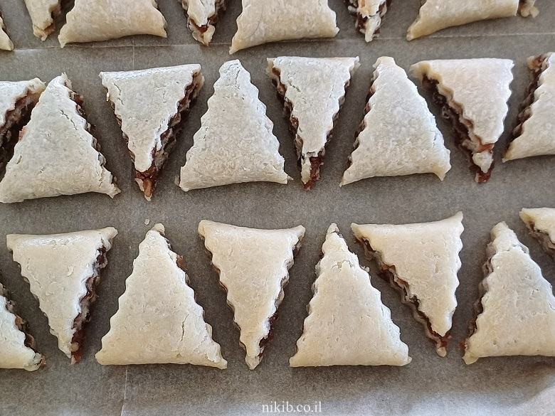 מגולגלות תמרים מבצק פריך