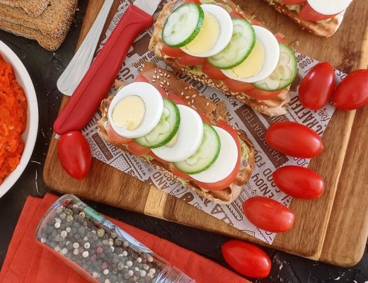 כריך אבוקדו מושקע