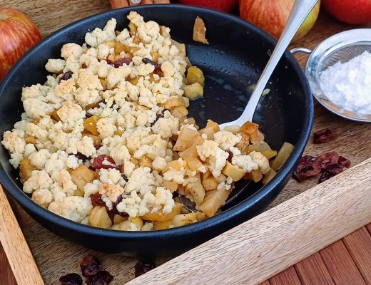 קרמבל תפוחים חם - מתכון מנצח