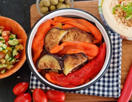 סלט חצילים ופלפלים בתנור