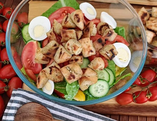 קרוטונים פריכים ומהירים בלי להדליק את התנור