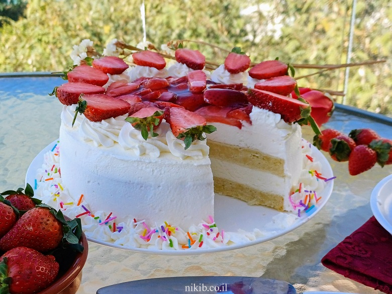 מתכון לעוגת תותים וקצפת