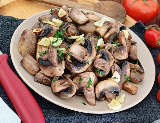 פטריות מוקפצות ב 5 דקות הכנה