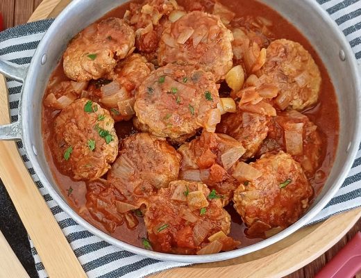 קציצות דגים ברוטב חריף