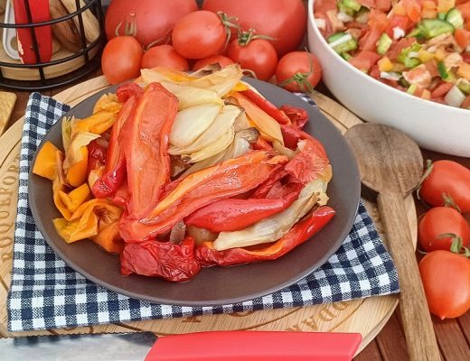 סלט פלפלים קלויים בתנור