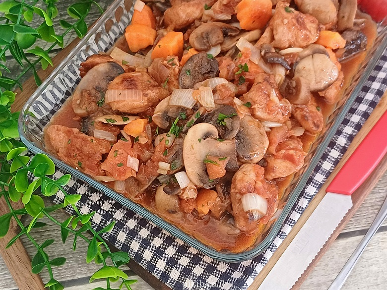 חזה עוף עם פטריות ובצל חזה עוף עם פטריות ובצל