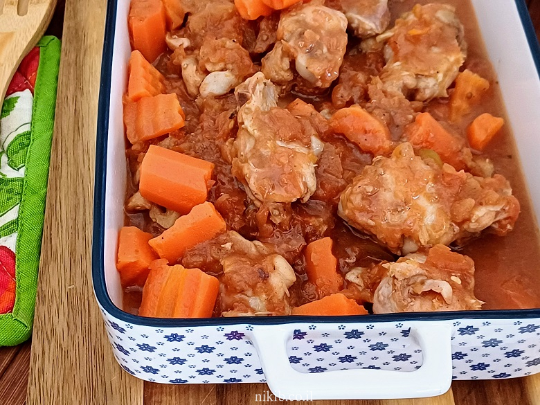 עוף ברוטב עגבניות