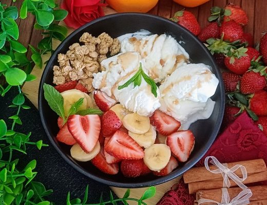 גלידת וניל אלוהית מ - 3 מצרכים בלבד