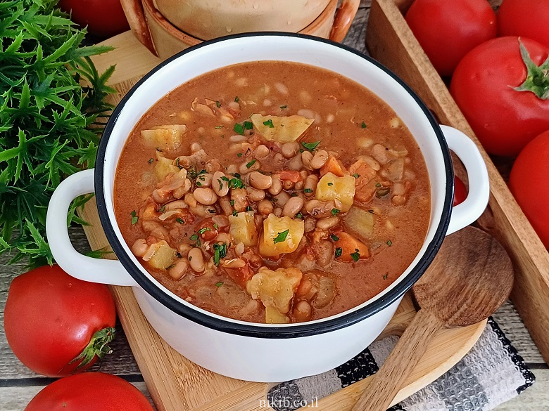 מרק שעועית חורפי צמחוני מרק שעועית חורפי צמחוני