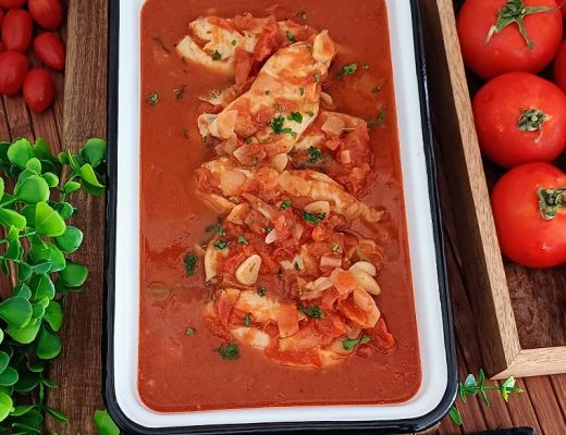 דג ברוטב עגבניות