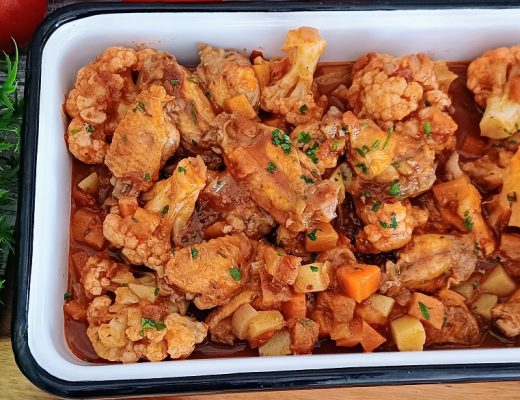 תבשיל עוף עם כרובית