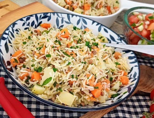 תבשיל אורז וירקות בשלל טעמים