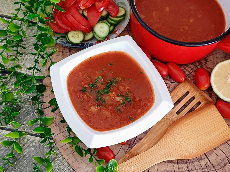 מרק עגבניות ועדשים כתומות