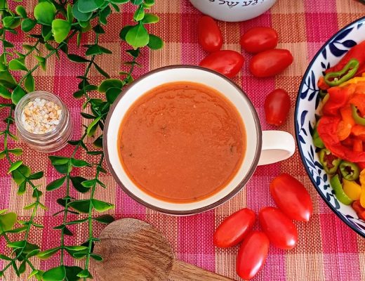 מרק פלפלים אדומים