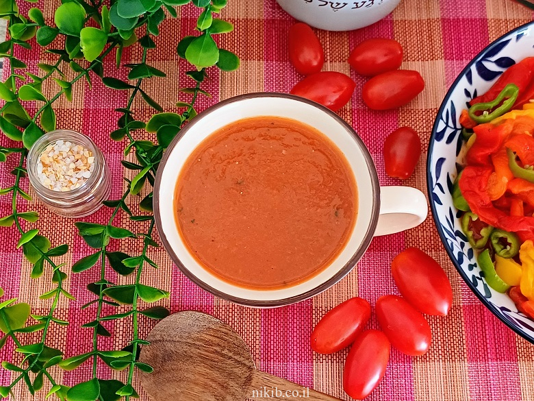 מרק פלפלים אדומים