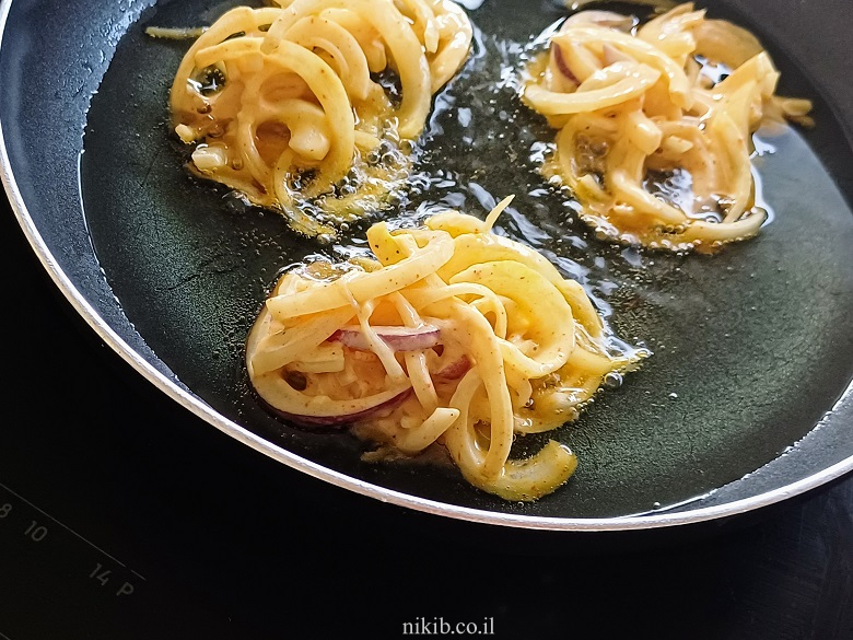 לביבות בצל קלות ונחטפות! לביבות בצל קלות ונחטפות!