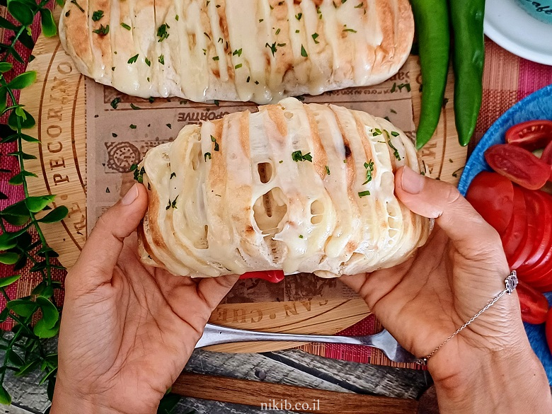 לחמנייה עם גבינה צהובה ב 5 דקות הכנה