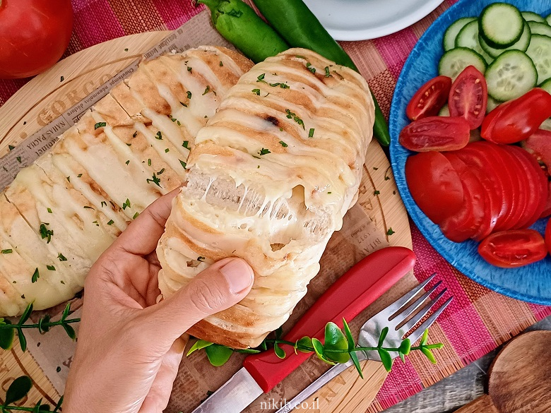 לחמנייה עם גבינה צהובה ב 5 דקות הכנה