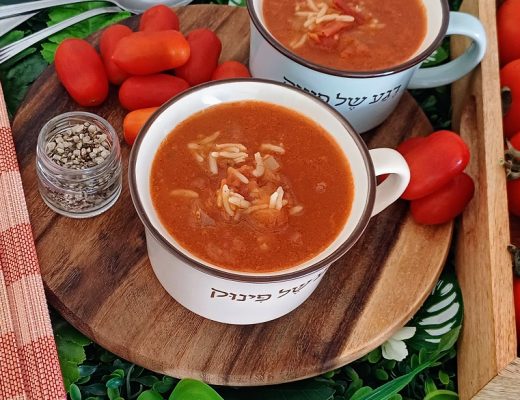 מרק עגבניות ואורז לשומרי משקל